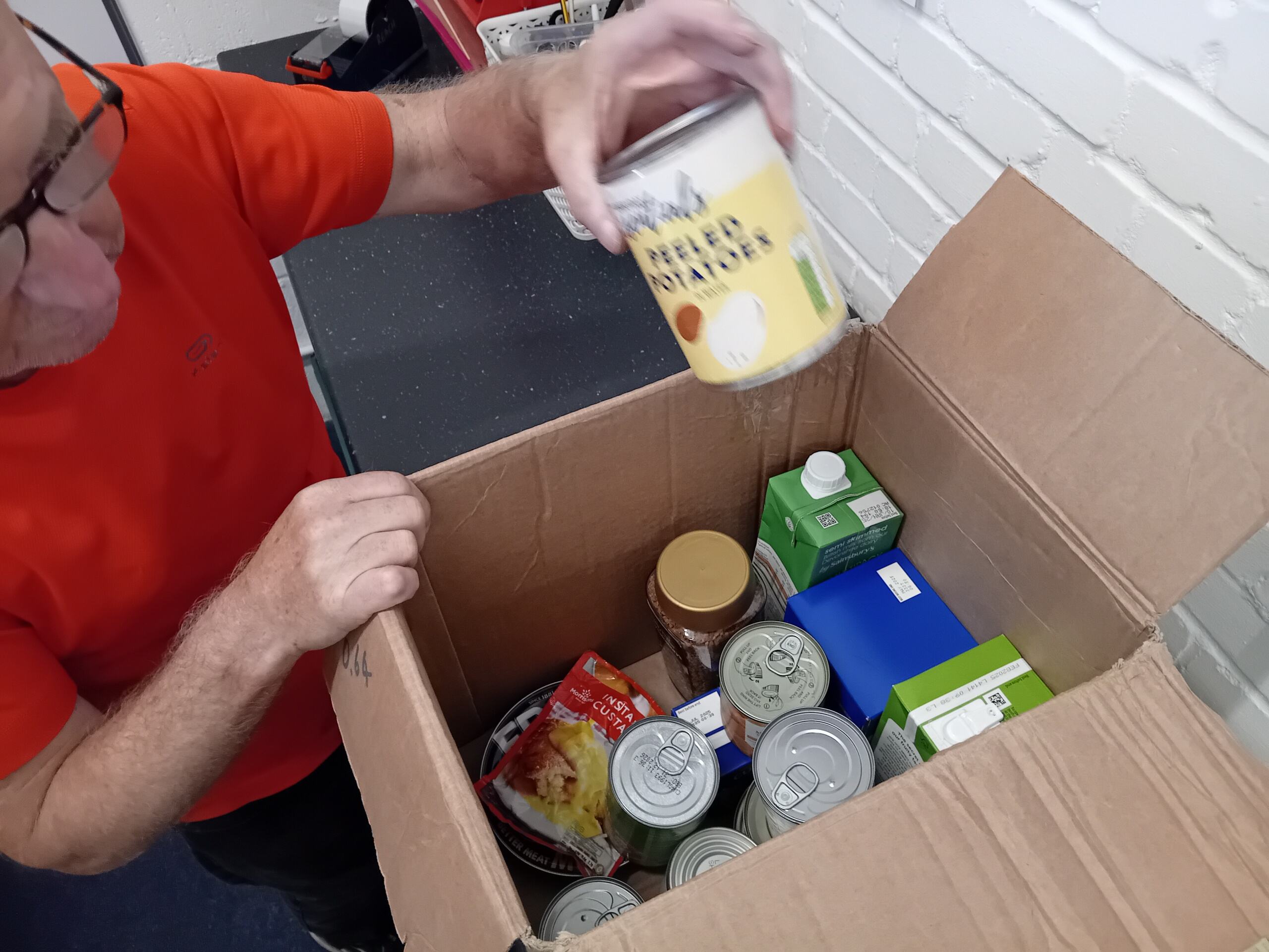 Volunteer packing box